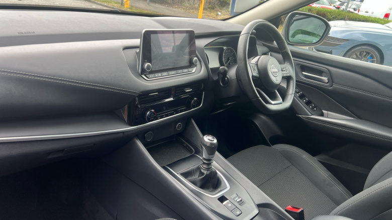 Nissan Qashqai 1.3 DiG-T MH Acenta Premium 5dr Petrol Hatchback